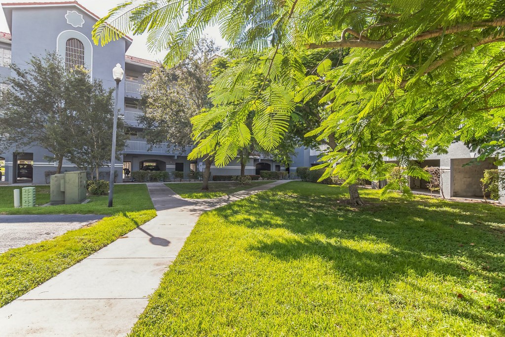 Cobblestone On The Lake Apartments