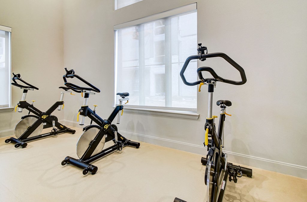 OXLY fitness studio with bikes