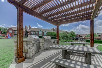 Village Square Apartments - Photo Gallery 9