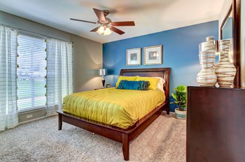 Large Bedrooms Village Square Apartments - Photo Gallery 5