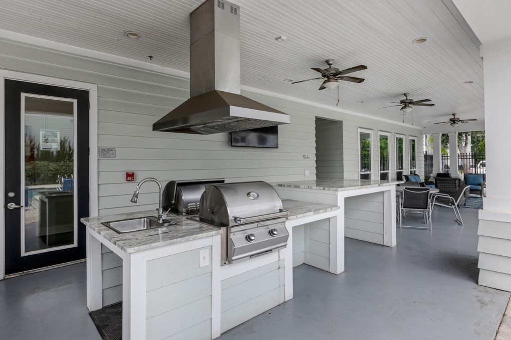 Outdoor grilling station