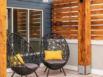 Seating Area - Photo Gallery 4