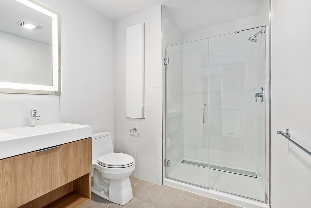 Ora Seaport Bathroom