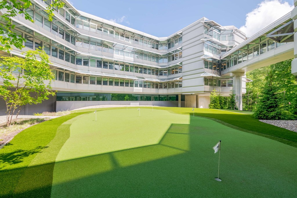 the building in which the hotel is located