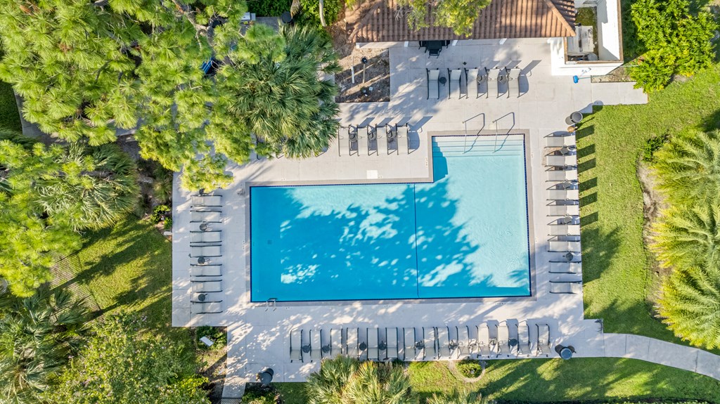 Aerial View of pool sherwood on the park