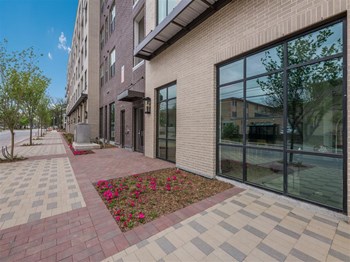 714 McCullough Avenue Studio-2 Beds Apartment for Rent - Photo Gallery 6
