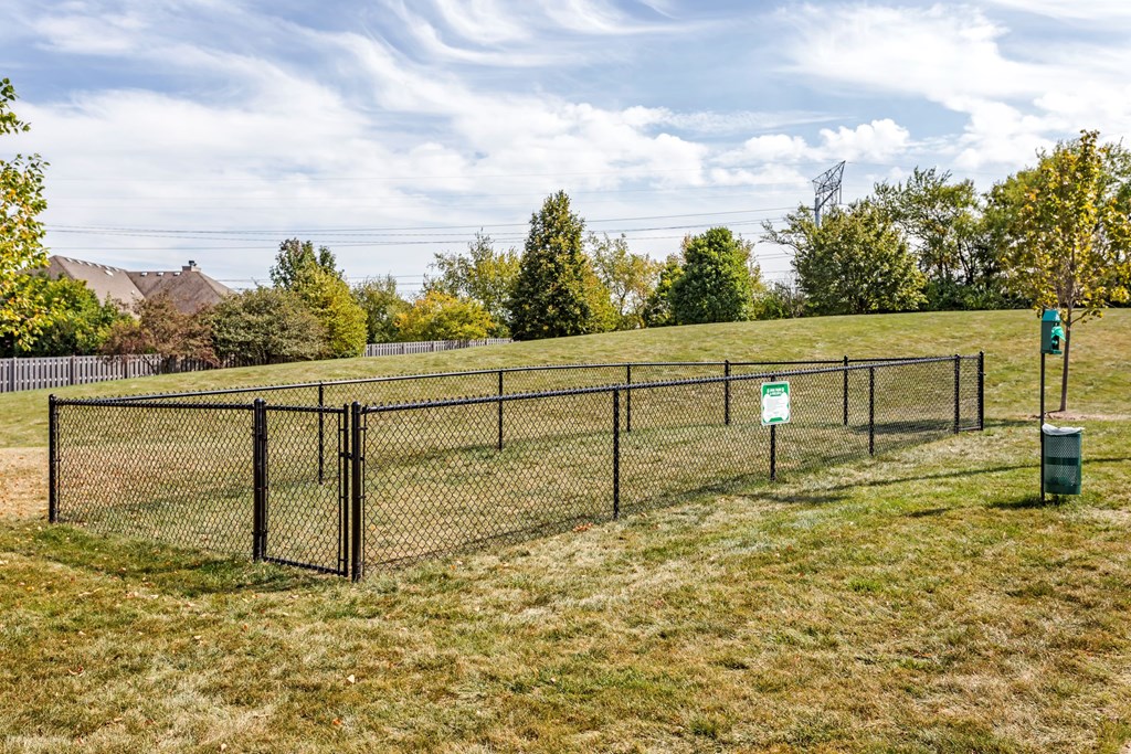 Bark Park at Thornberry Woods Apartment Homes, Illinois