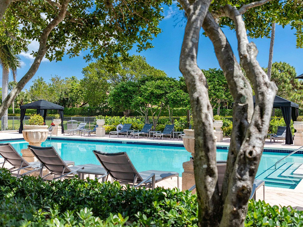 the swimming pool at the resort at longboat key club