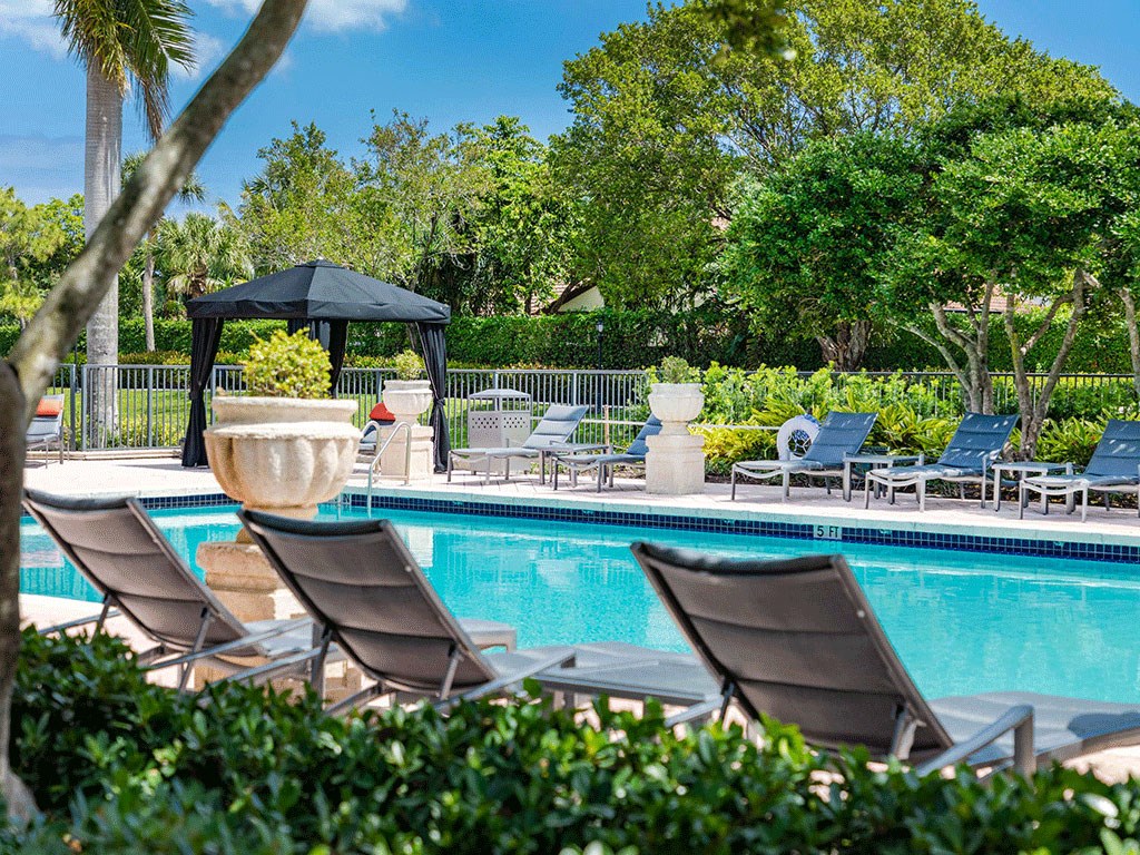 the swimming pool at the resort at longboat key club
