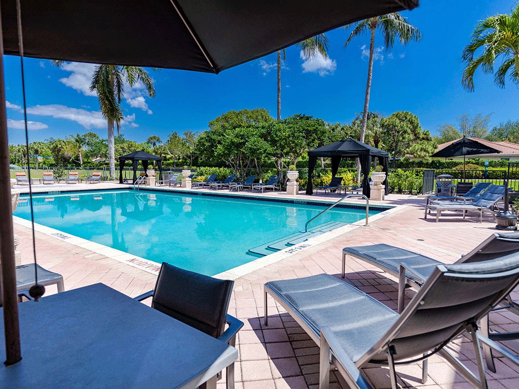 the swimming pool at the resort at longboat key club
