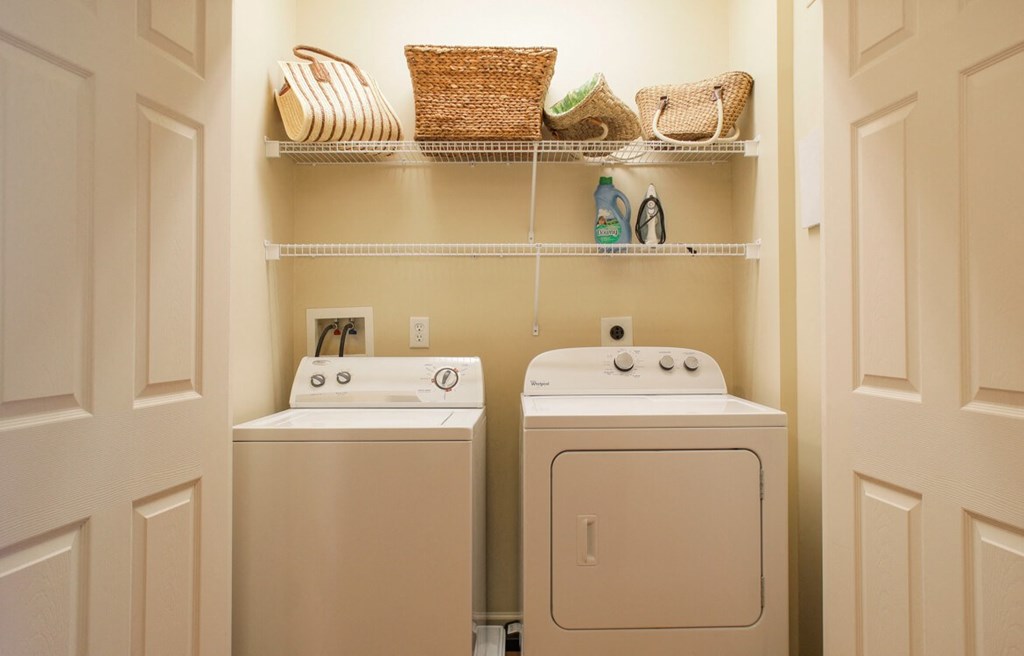 Laundryat Cascades at Tinton Falls, Tinton Falls, New Jersey