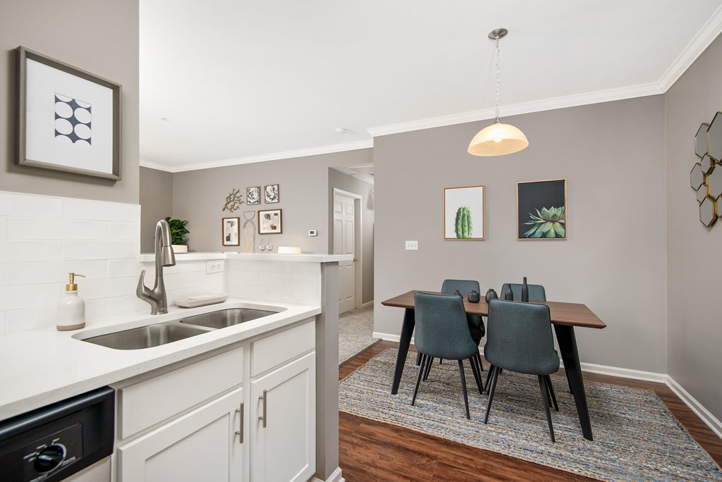 Eat In Kitchen at Thornberry Woods Apartment Homes, Naperville, IL, 60565