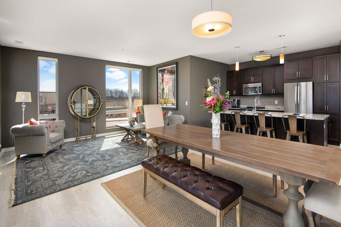 Emerald Row Apartments photo