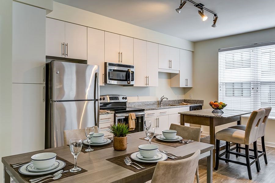 1901 South Charles - The Flats Studio Kitchen