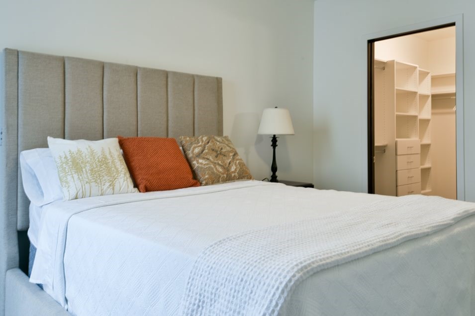 Bedroom with Queen bed