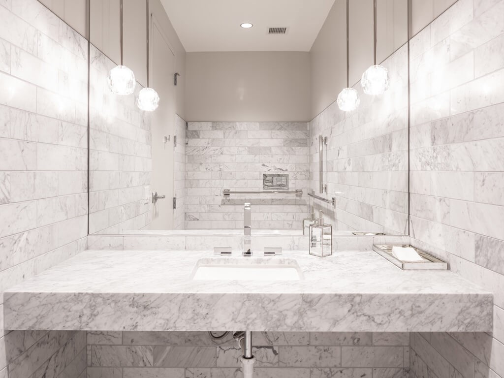 365 Nicollet bathroom