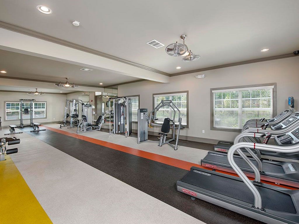 Fitness Center Photo 02
