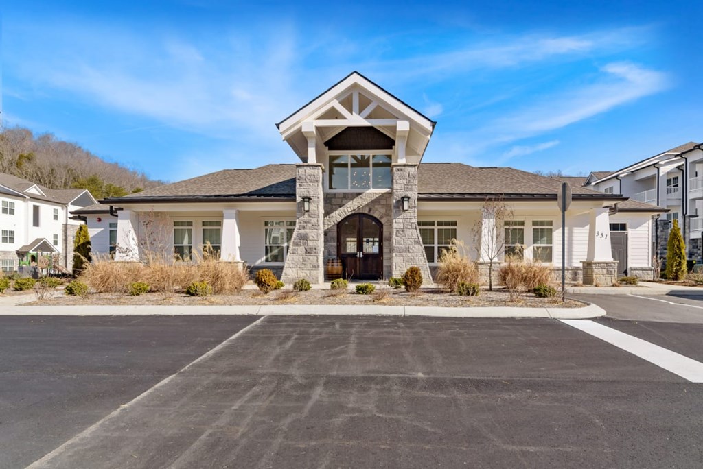 Exterior View of the Leasing Office at Ashland Farms Apartments in Ashland City, TN