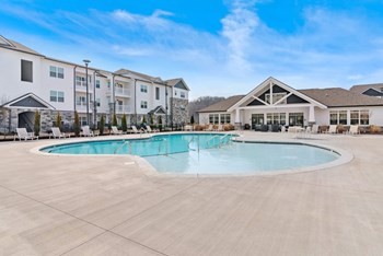 Ashland Farms Swimming Pool with Sundeck and Lounge Chairs - Photo Gallery 4
