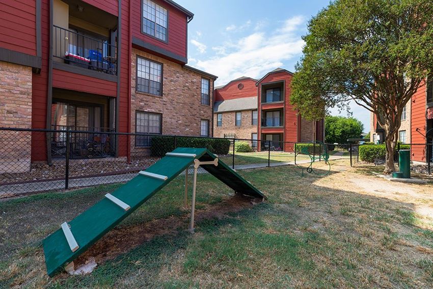 Stonehill At Pipers Creek Apartments, 7940 Pipers Creek St., San