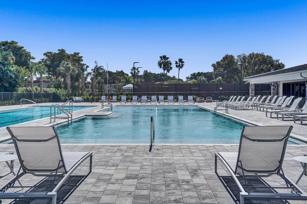 the swimming pool at the resort at longboat key club