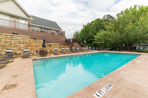A pool with a 4ft sign on the side.