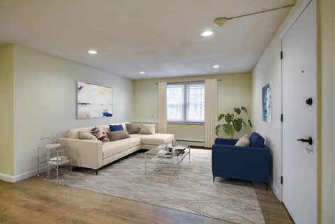 Spacious living room