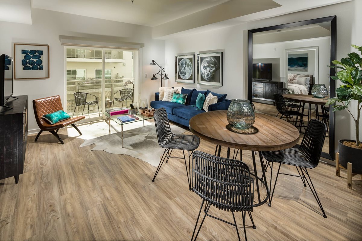 Onyx Glendale