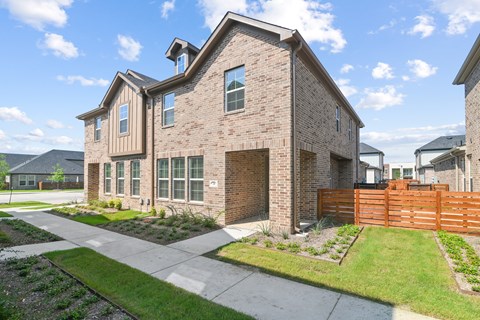 Spacious home for lease in willow park