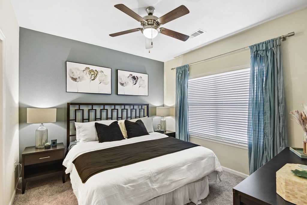the preserve at ballantyne commons bedroom and ceiling fan