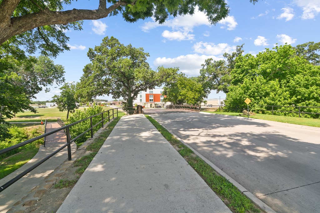 Walking trail at Canvas at Willow Park