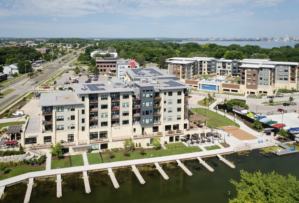 Amenity, Luxury, Resident, Apartment, High end, Monona, pool, river, waterfront
