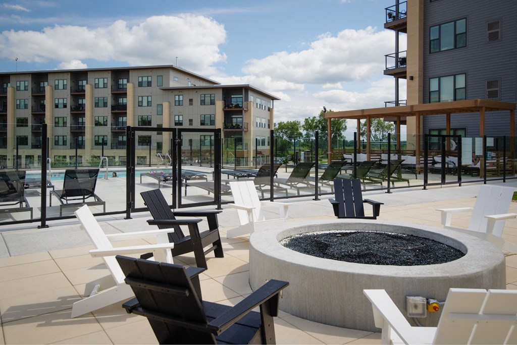 Amenity, Luxury, Resident, Apartment, High end, Monona, pool, grilling area, courtyard, gas fire pit