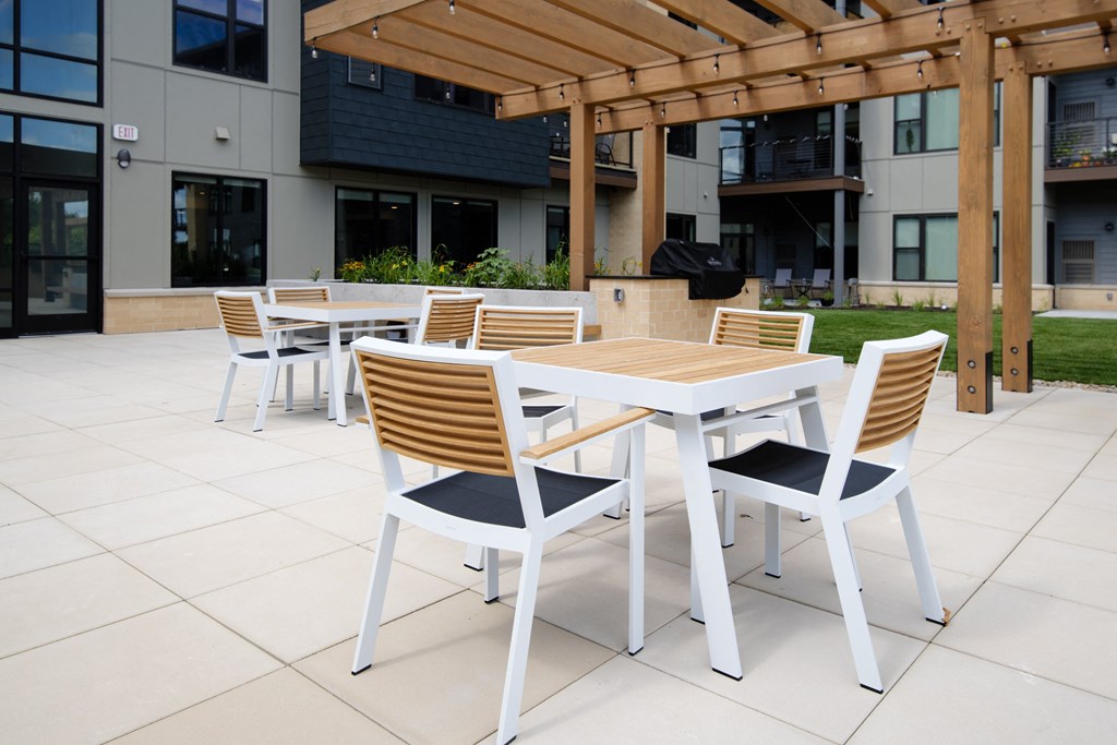 Amenity, Luxury, Resident, Apartment, High end, Monona, pool, grilling area, courtyard, gas fire pit