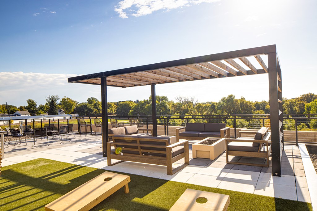Rooftop patio at Riverhouse Apartments, Fargo