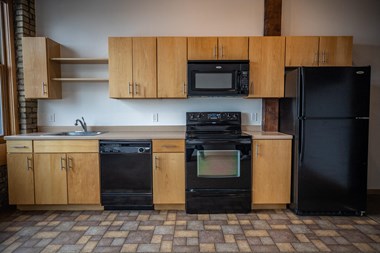 309 Roberts Street North Studio Apartment for Rent - Photo Gallery 4