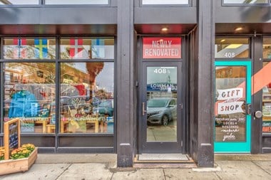 408 1/2 - 412 1/2 Broadway N 2 Beds Apartment for Rent - Photo Gallery 1