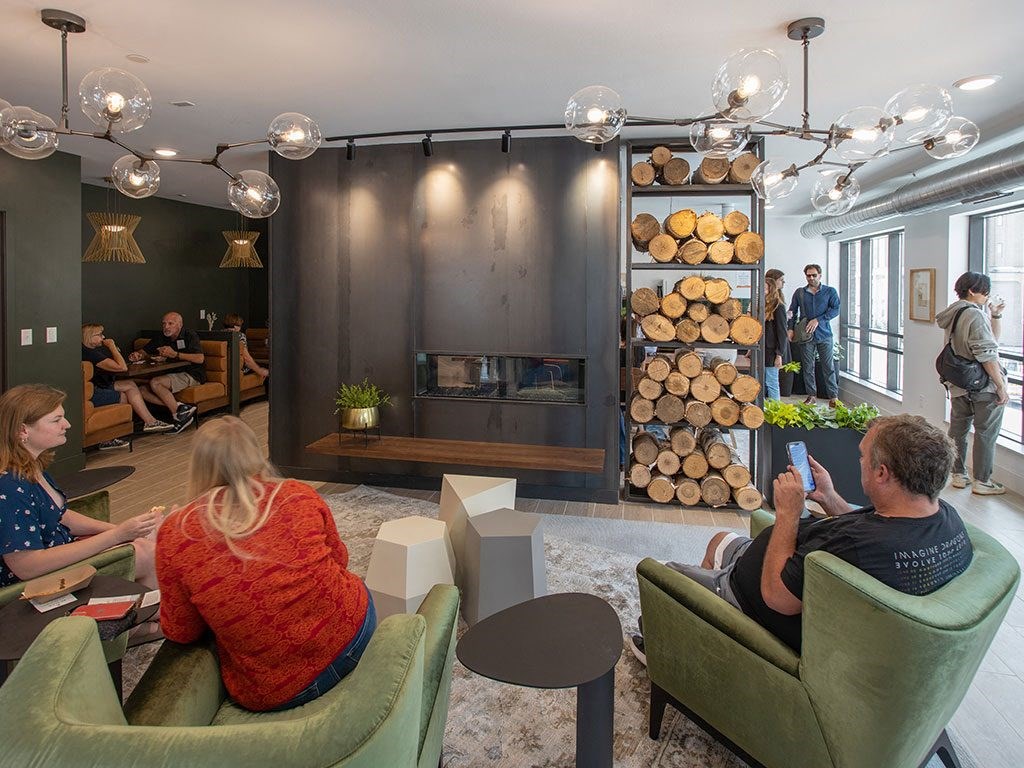 People Sitting In Lounge at Kesler Apartments, Fargo, ND, 58102