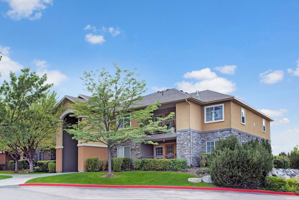 Legends at River Oaks Exterior View, Dean Weidner Investments