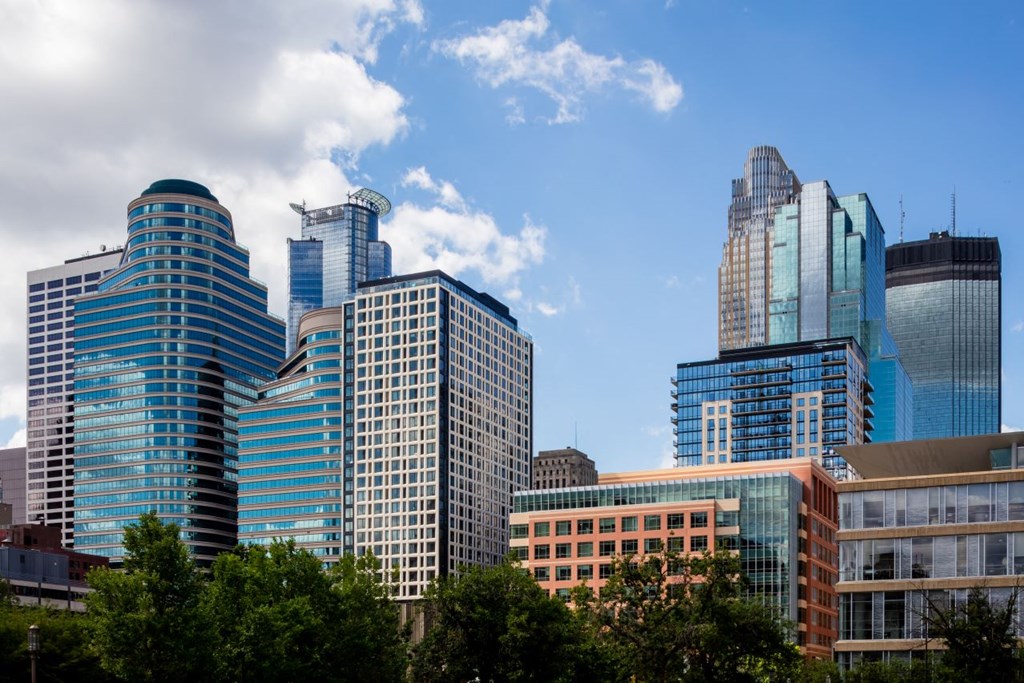 4Marq - Exterior View of Building and Skyline