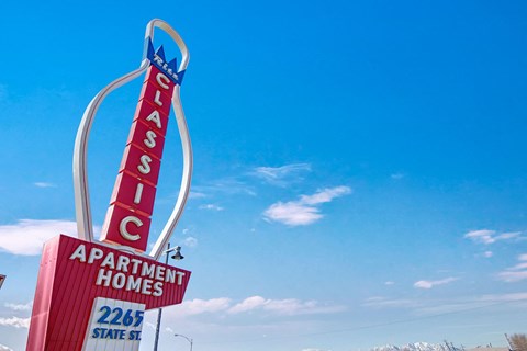 Ritz Classic Bowling Pin Sign