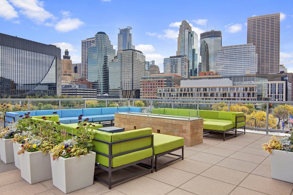 222 Hennepin - Outdoor lounge area
