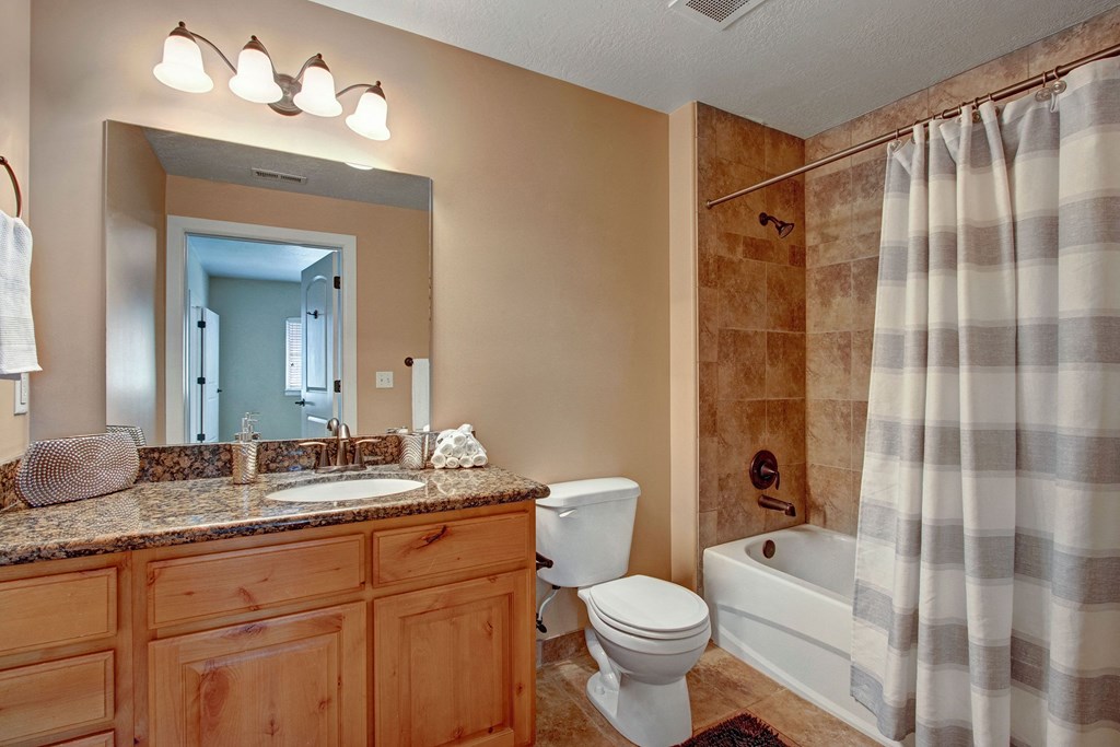 Bridges - bathroom, Weidner Real Estate Properties