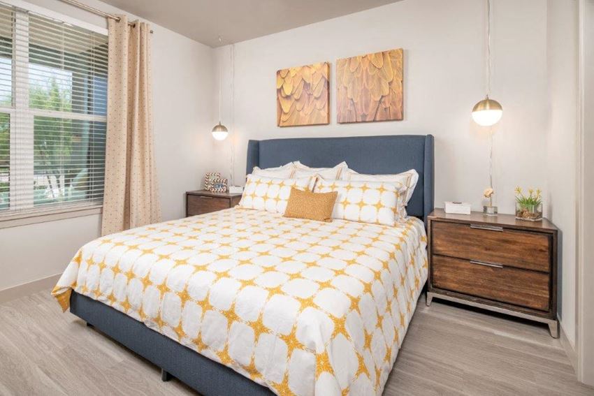 The Flats At SanTan Apartments, 2550 S San Tan Village Pkwy, Gilbert