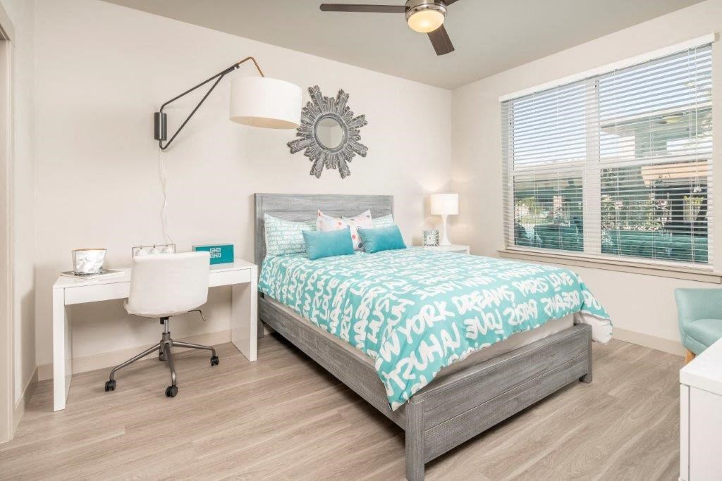 The Flats At SanTan Apartments, 2550 S San Tan Village Pkwy, Gilbert