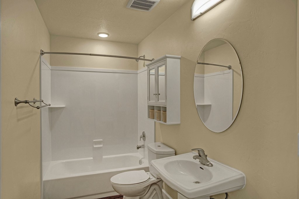 Hills at Sandy Station Bathroom Shower