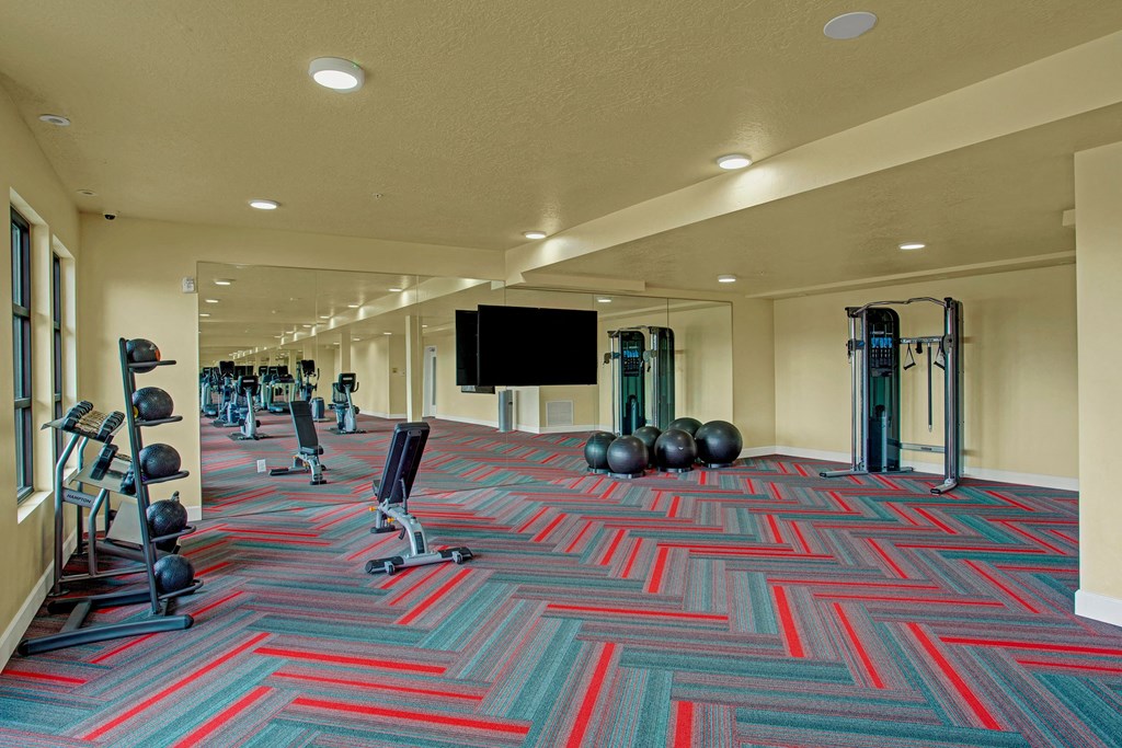 Hills at Sandy Station fitness room, Dean Weidner Investments