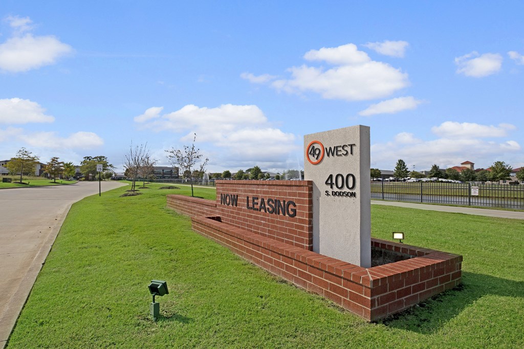 the sign for west 400 at the entrance to the west 400 industrial park