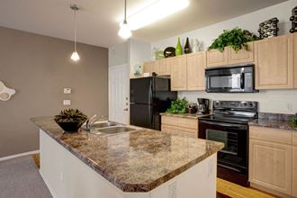 Aspire Pinnacle Peak - Kitchen
