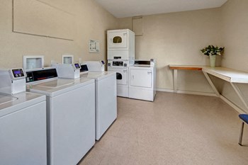 514 Overland Ave Studio-3 Beds Apartment, Alaska for Rent - Photo Gallery 6